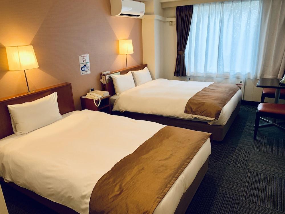 Tokyo Plaza Hotel Экстерьер фото