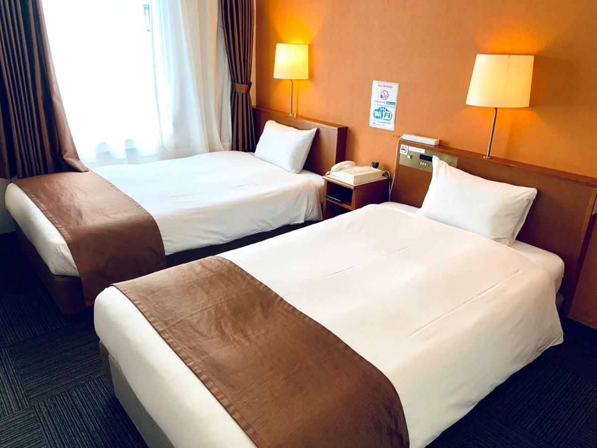 Tokyo Plaza Hotel Экстерьер фото